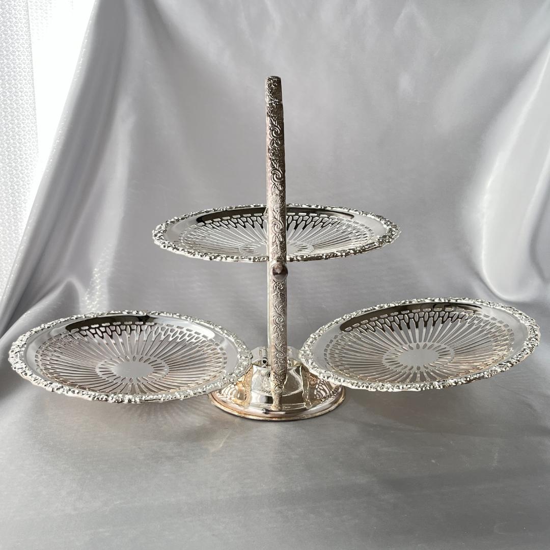 英国】 ケーキスタンド Queen Anne バタフライ式 美術品・アンティーク