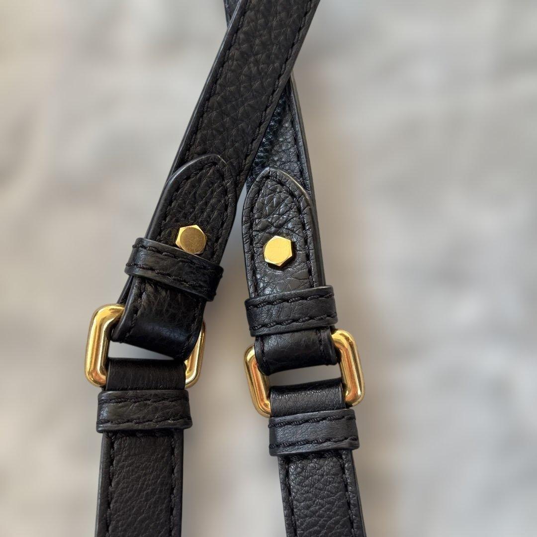 マークバイマークジェイコブス　黒 レザー ショルダーバッグ ゴールド金具