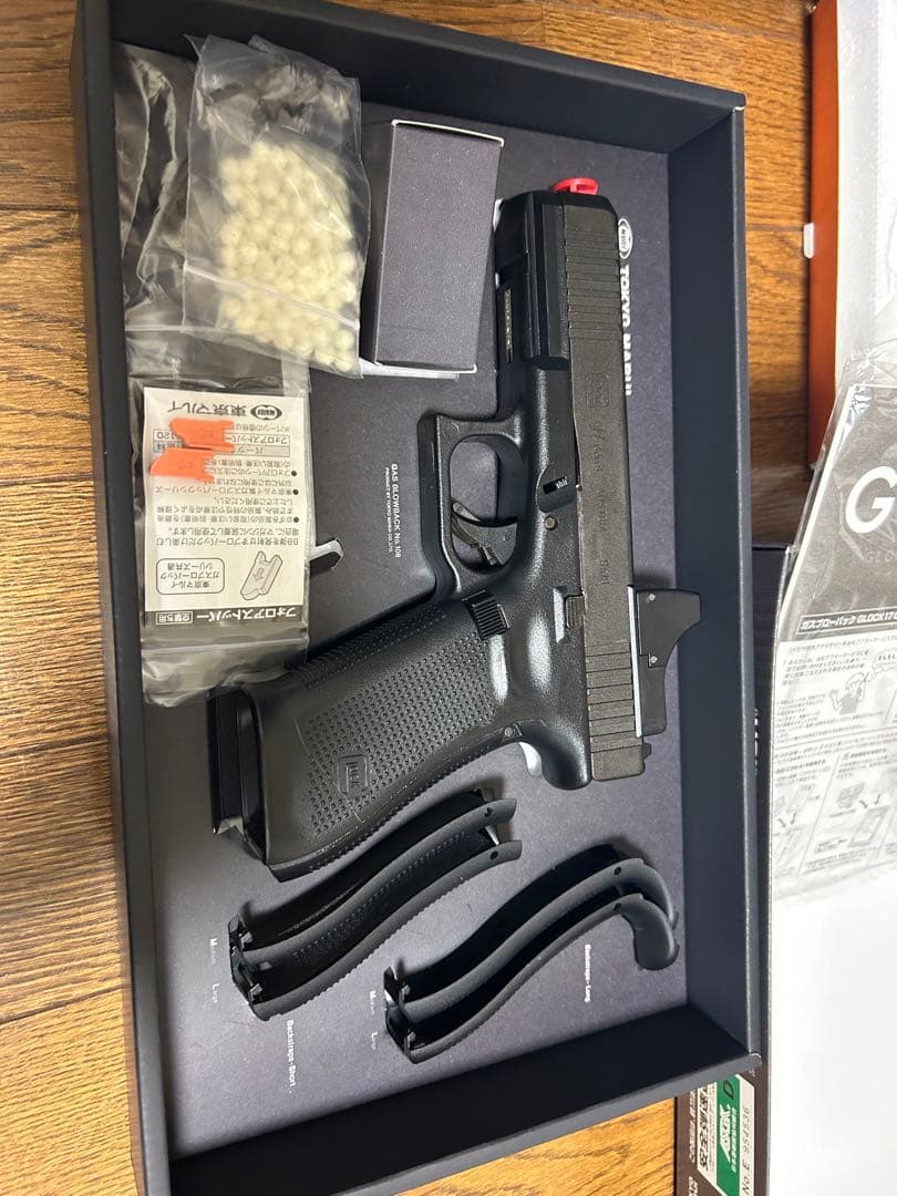 マルイG17 gen5ガスガン マガジンなしプロサイト付き　DCIアウターバレル マルイG17 gen5ガスガン マガジンなしプロサイト付き DCIアウター