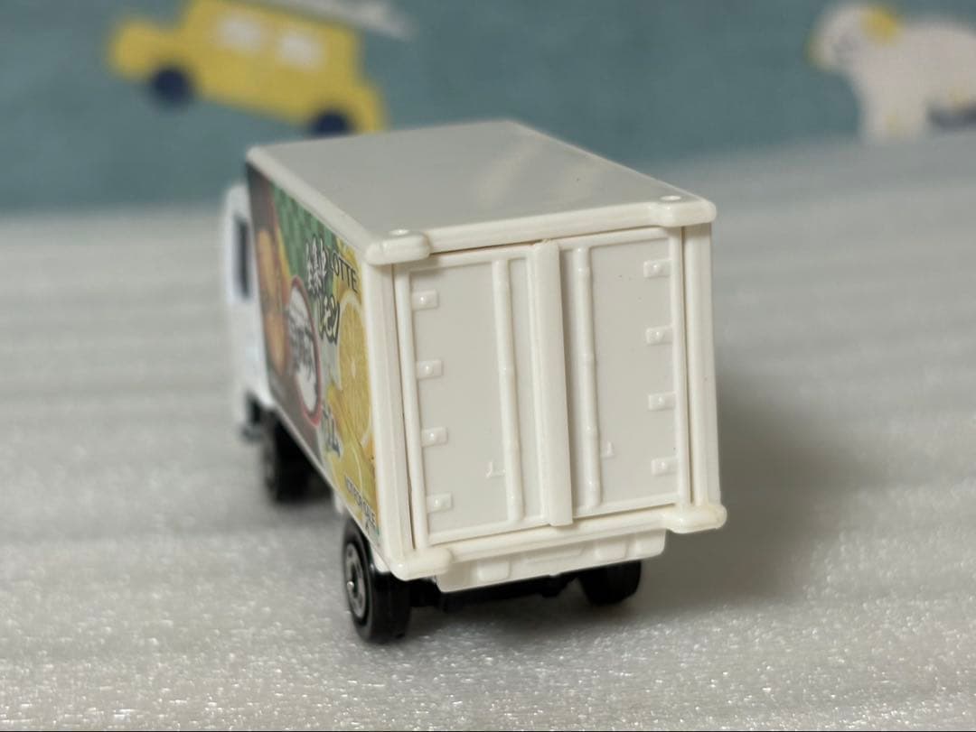 【激レア】トミカ　ロッテ 鬼滅の刃 ガム トラック　ISUZU エルフ