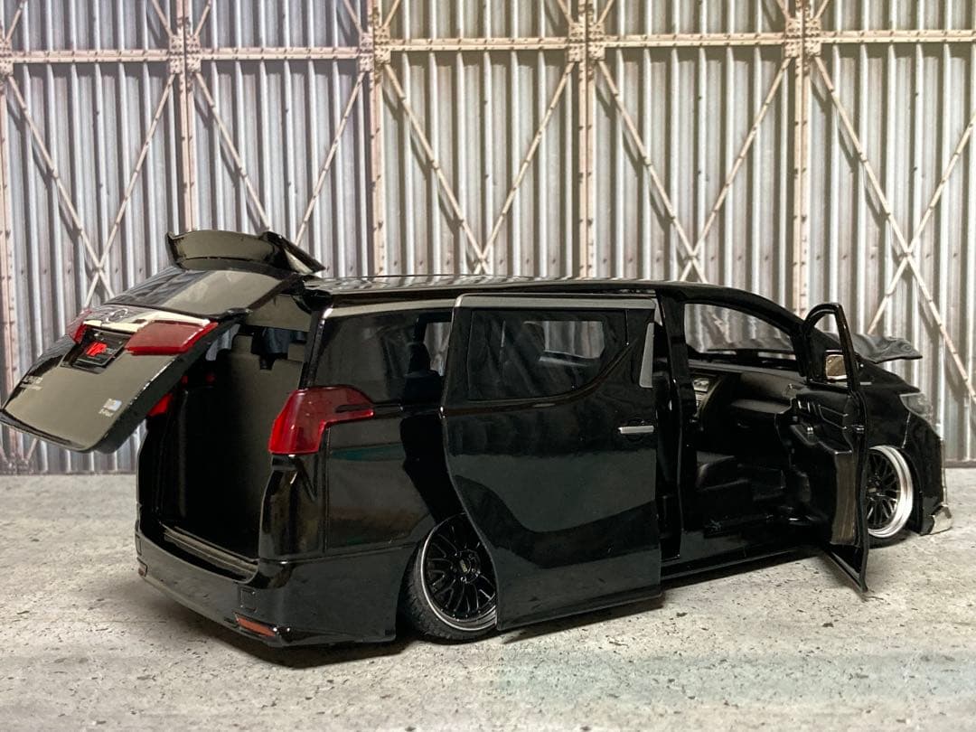 1/24 トヨタ アルファード（VIPカスタム品）