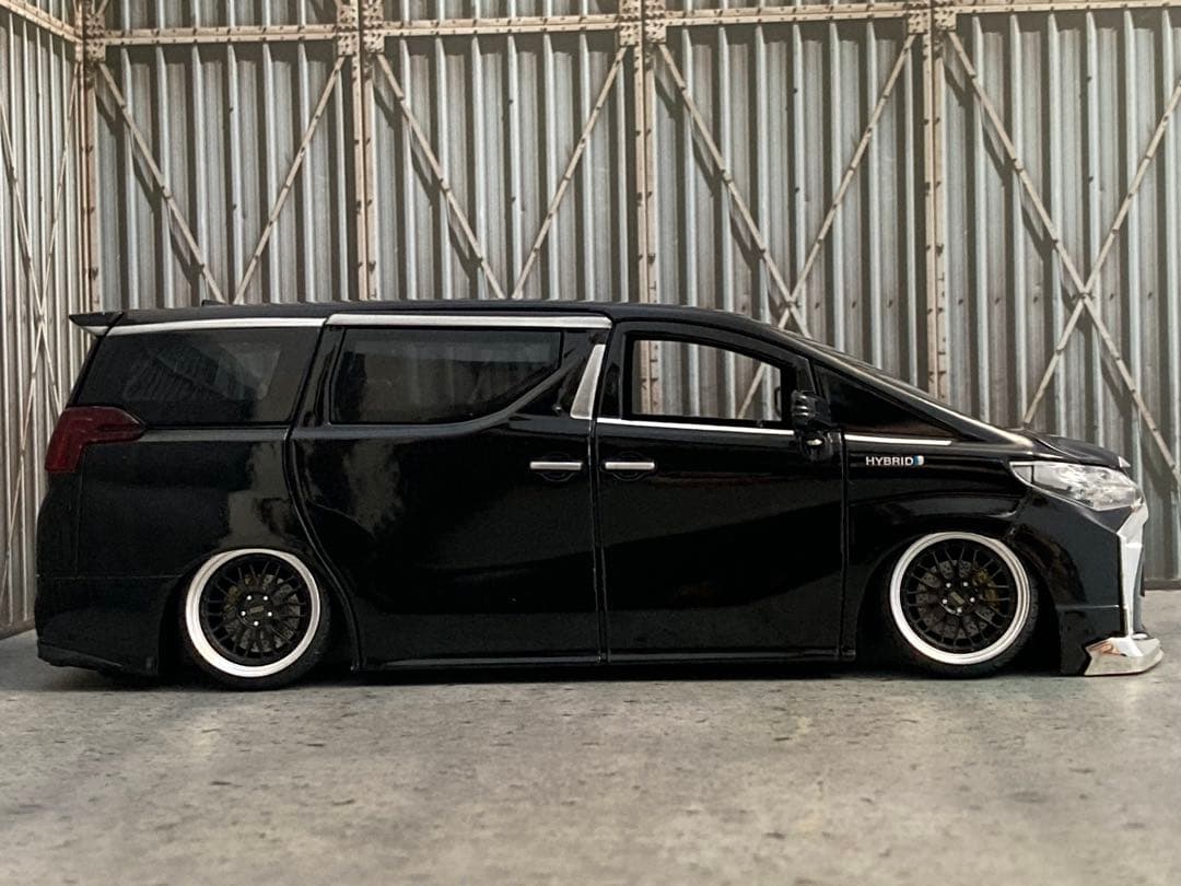 1/24 トヨタ アルファード（VIPカスタム品）