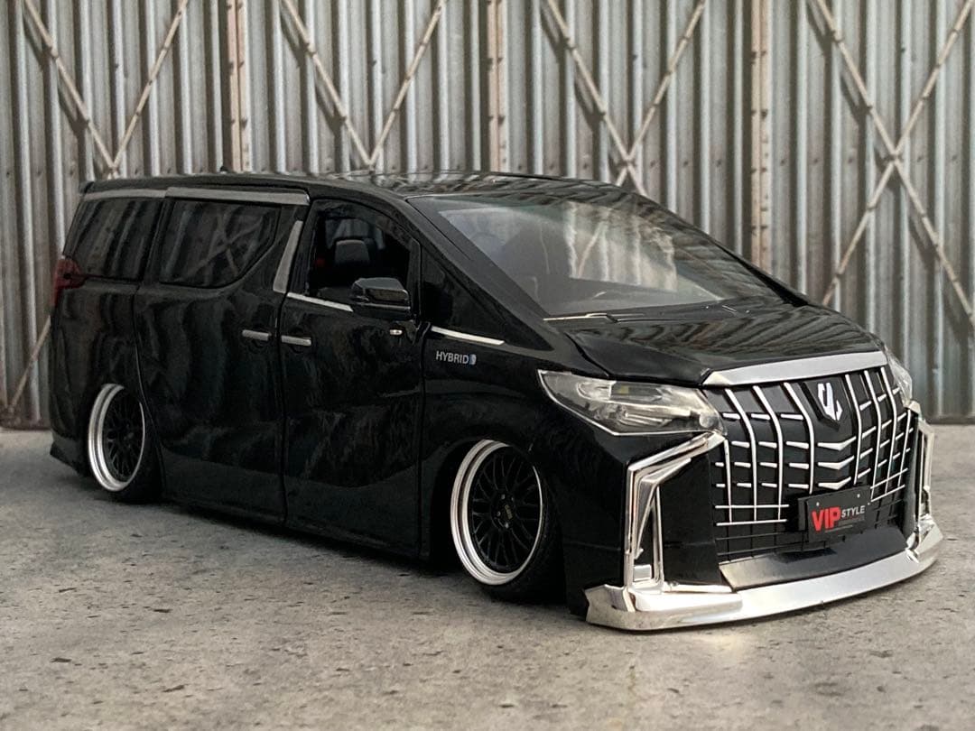 1/24 トヨタ アルファード（VIPカスタム品）