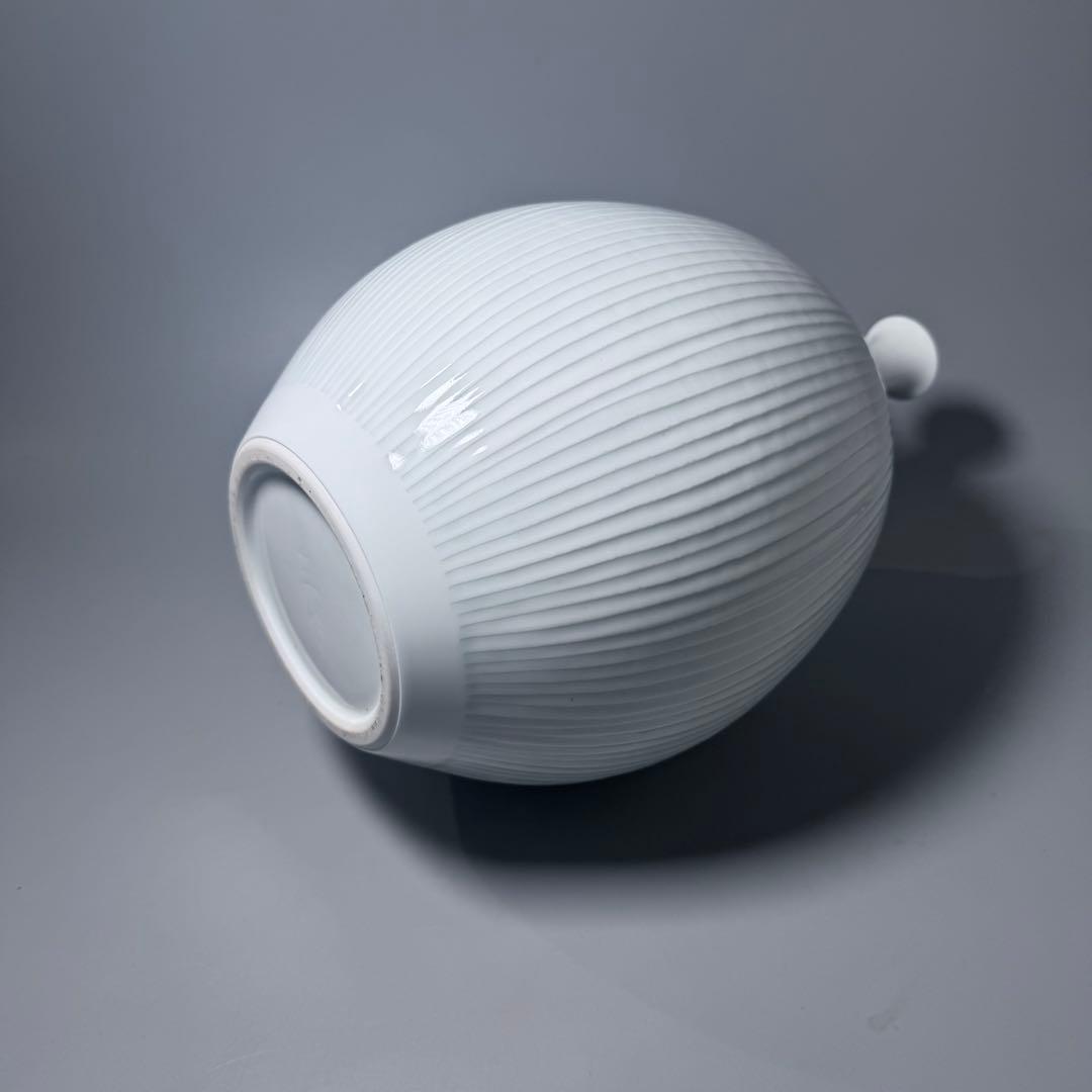 藤井朱明　白磁　花瓶　高さ35.5cm　共箱　栞付　造形の美　圧倒的な存在感