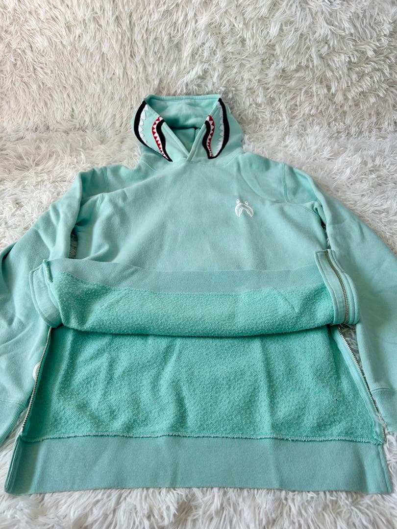 A BATHING APE シャークパーカーブルー