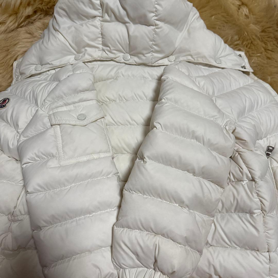 シリアル確認済み2Aモンクレール フード付きホワイトダウンコート　92