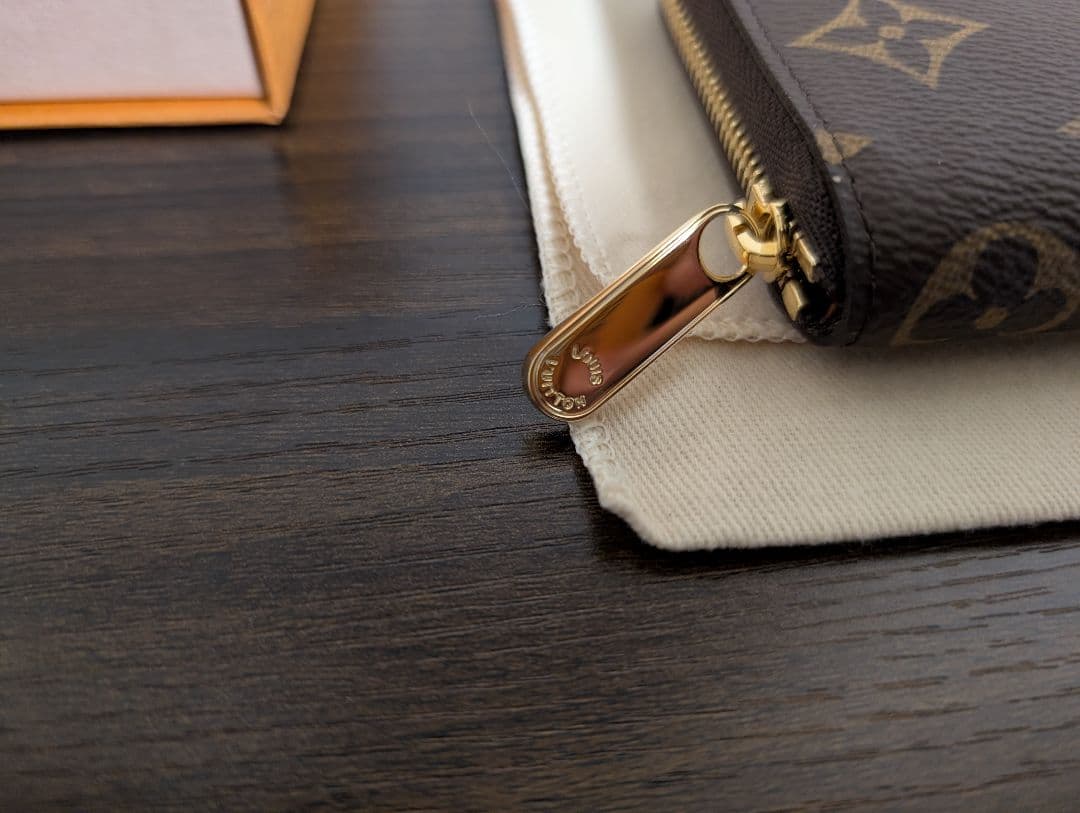 新品　ルイ・ヴィトン　LOUISVUITTON　ジッピーパース　モノグラム