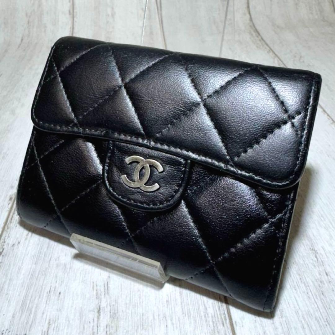 美品✨CHANELシャネル マトラッセ 小銭入れ シルバー ラム　パース