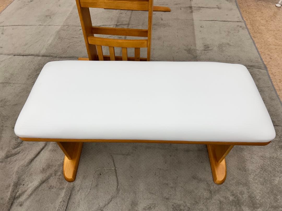 片バタ式ダイニングセット（テーブル・回転チェア×2・ベンチ）