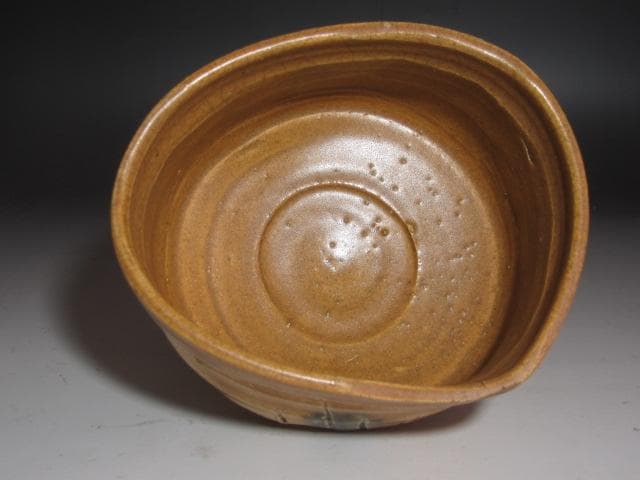 ☆ 若尾利貞 黄瀬戸茶碗 味わい深い一品です☆y262