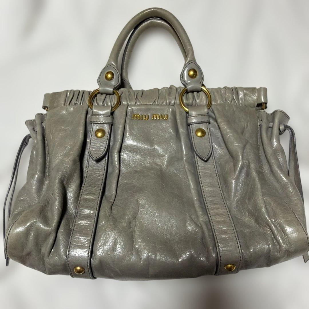 Miu Miu グレー レザーハンドバッグ
