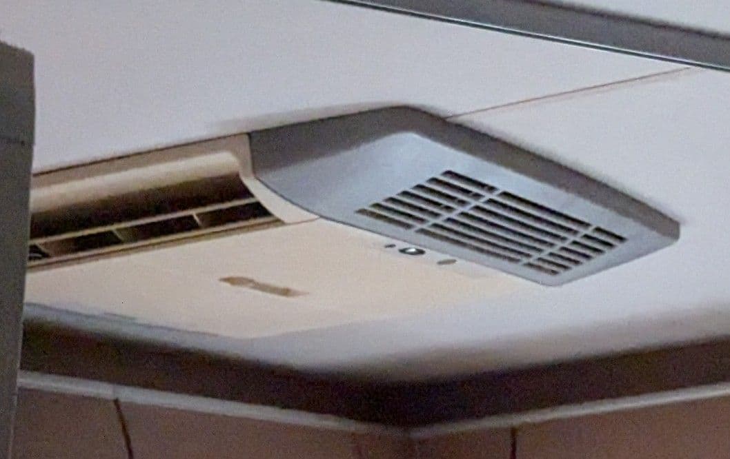 Dometic エアコン本体 カバーとリモコンのみ　B2200 Dometic エアコン本体 カバーとリモコンのみ B2200 【公式通販】