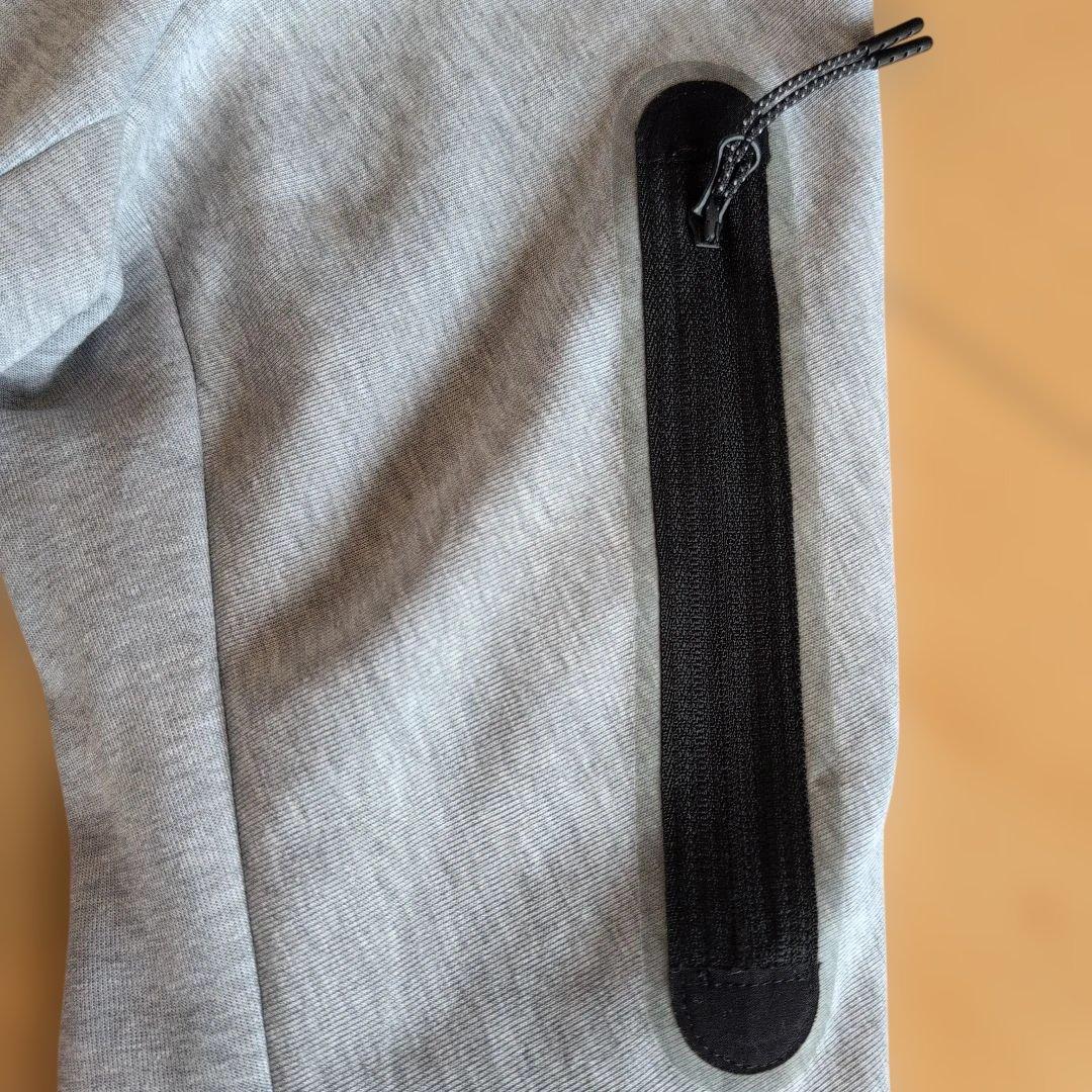 NIKE　テックフリース グパーカー ジッパー付き