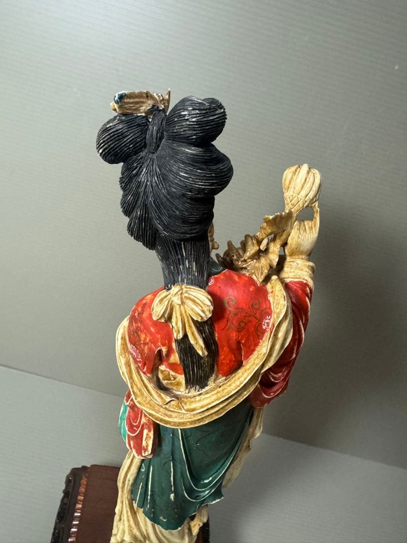 2104古美術品 細密彫刻女性像 置物 細密細工 骨董