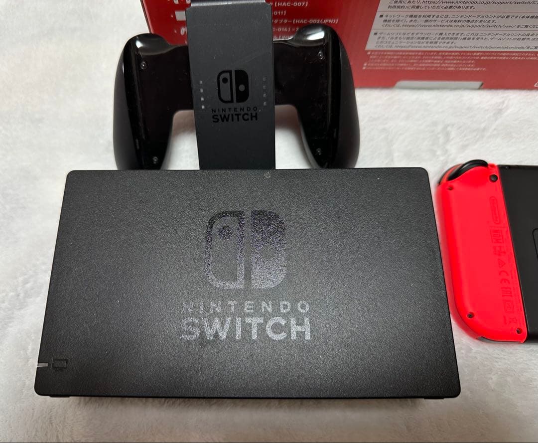 【美品】Nintendo Switch 本体　赤　青　付属品あり　任天堂