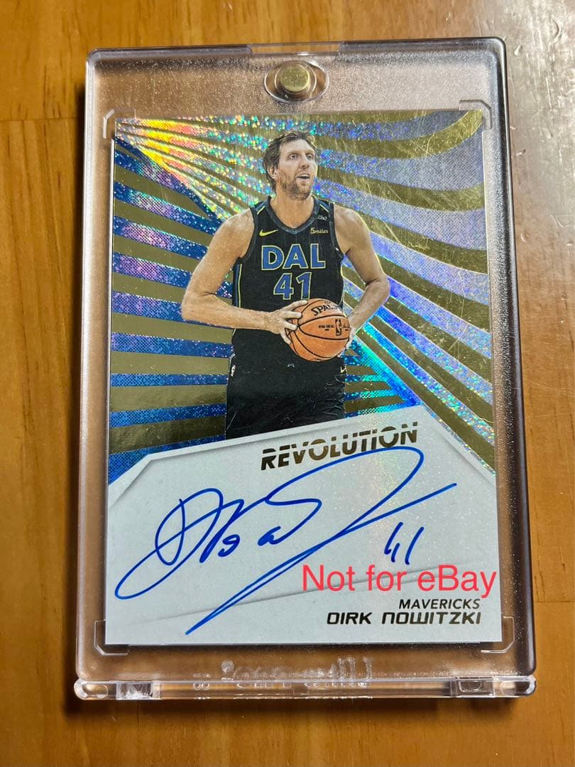 NBAカード Dirk Nowitzki ノビツキー サインカード 25枚限定