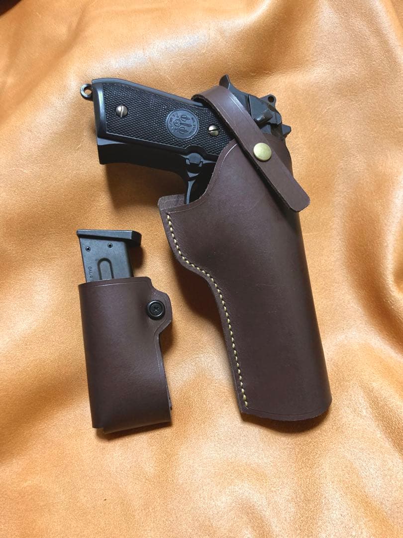 ベレッタM92F系用右利きレザーホルスター ＆ポーチセットNo.654 ベレッタM92F系用右利きレザーホルスター ＆ポーチセットNo.654 楽天