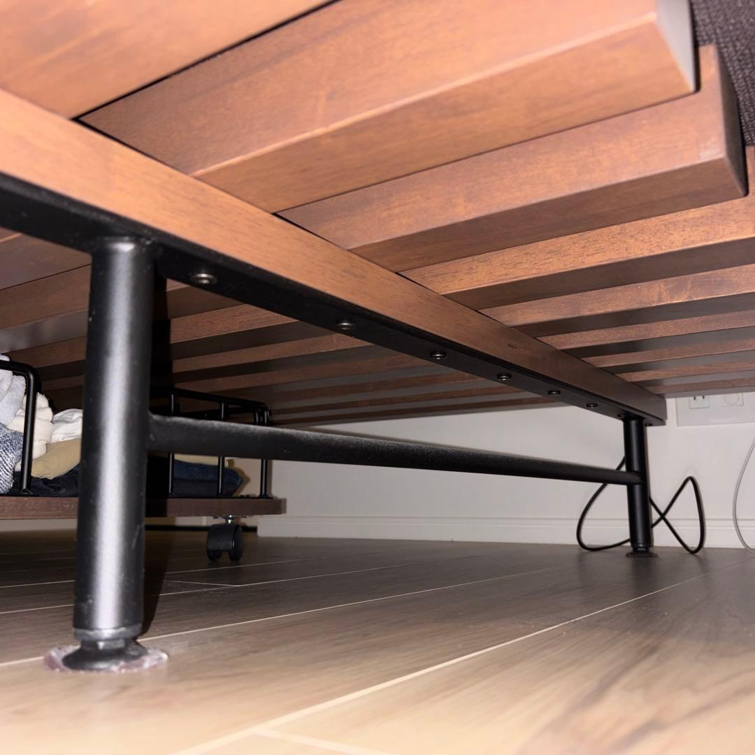 【送料込み】ダークブラウン 木製 ベッドフレーム収納付き シングル　lowya