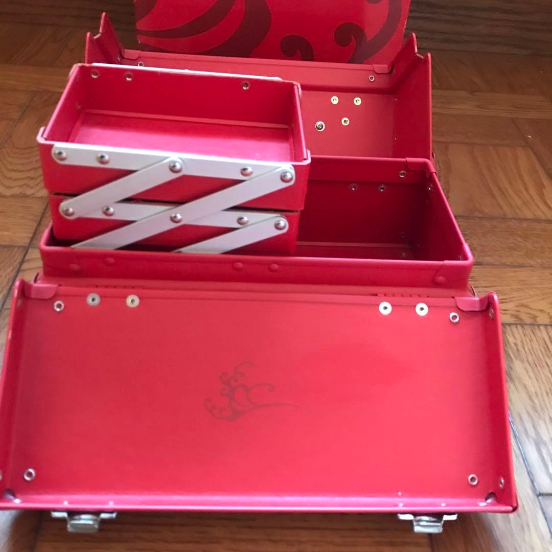 【shu uemura】限定　メイクボックス　赤