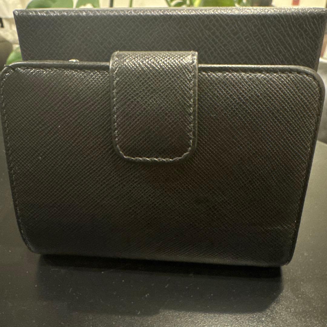 PRADA サフィアーノトライアングル ウォレット
