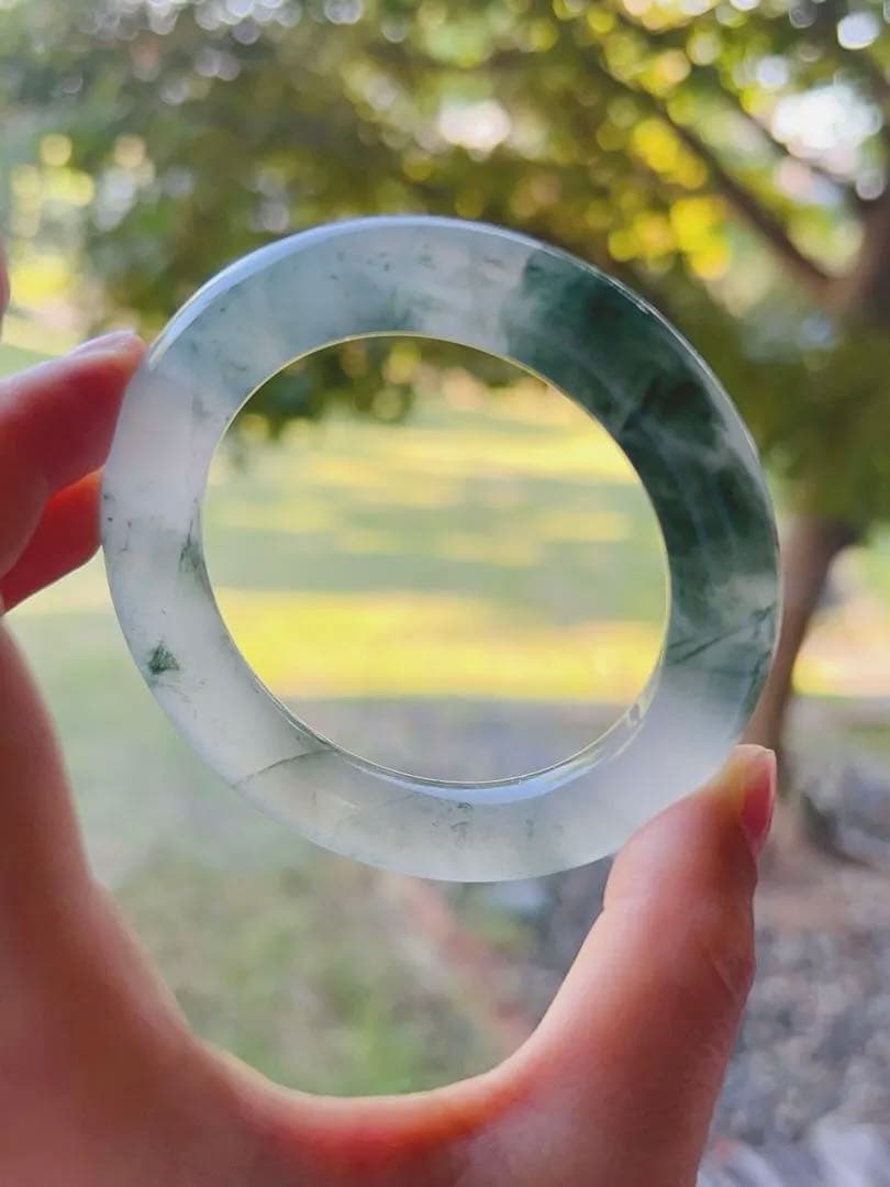 氷飄花　翡翠色バングル　新疆産天然天山翠玉　氷翠バングル　55.5 訳あり値段