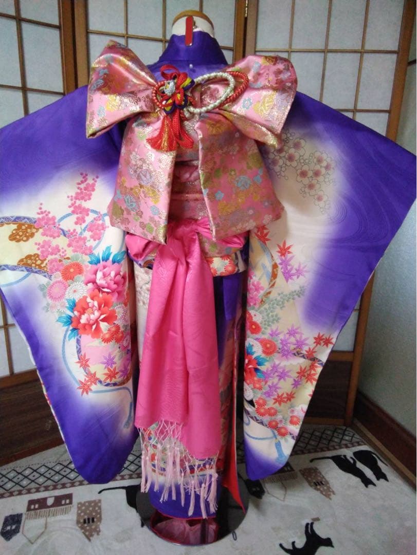 7歳向け・表側正絹・お着物のセットです