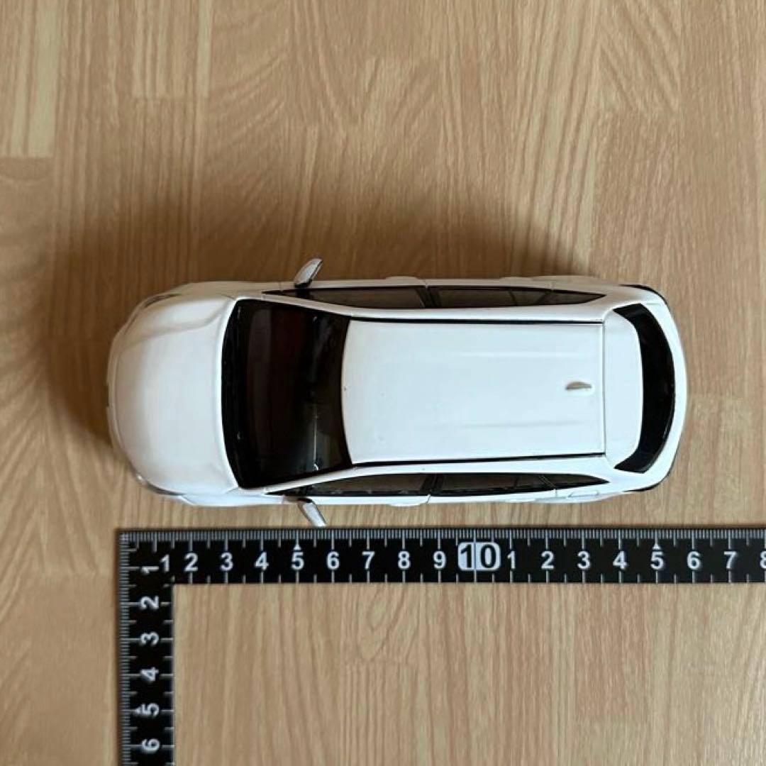 トヨタ カローラツーリング ミニカー カラーサンプル