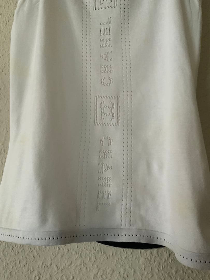 シャネルホワイトキャミソール ロゴ　36