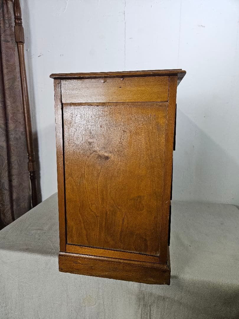 英国アンティーク 木製の小引き出し チェスト 小物入れ 抽斗 三段