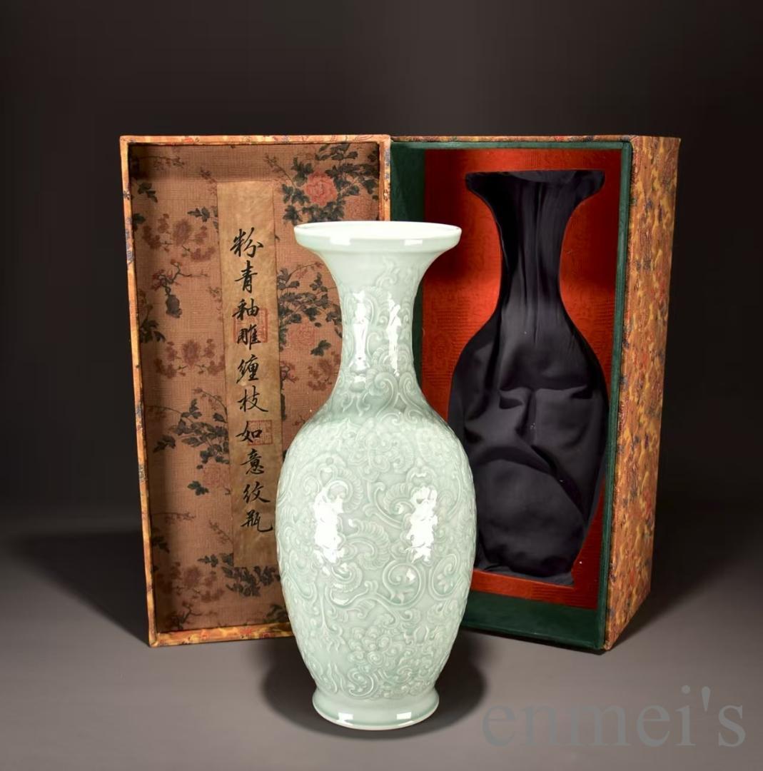 中国古美術 清・乾隆 粉青釉 纏枝如意紋 瓶 壺 花瓶 古陶磁 唐物 時代物