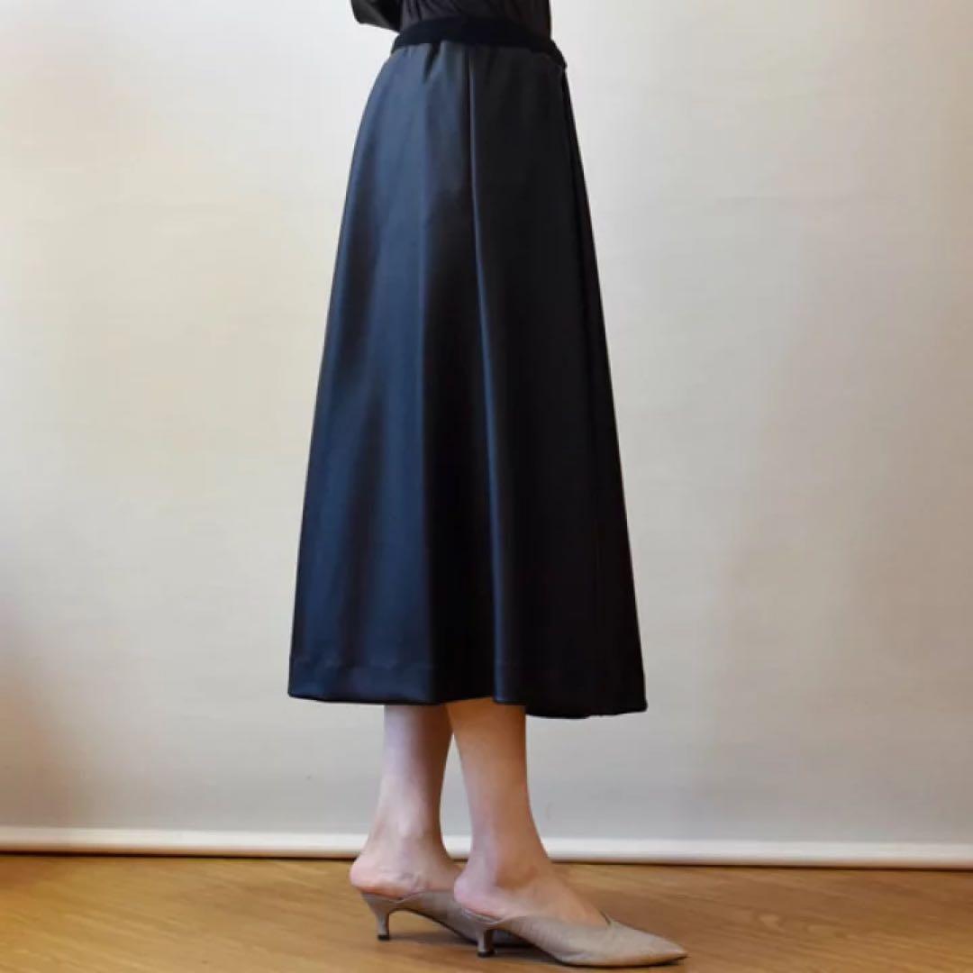 ✨新品　未使用品✨irise（イリゼ）レザーライク フレアスカート