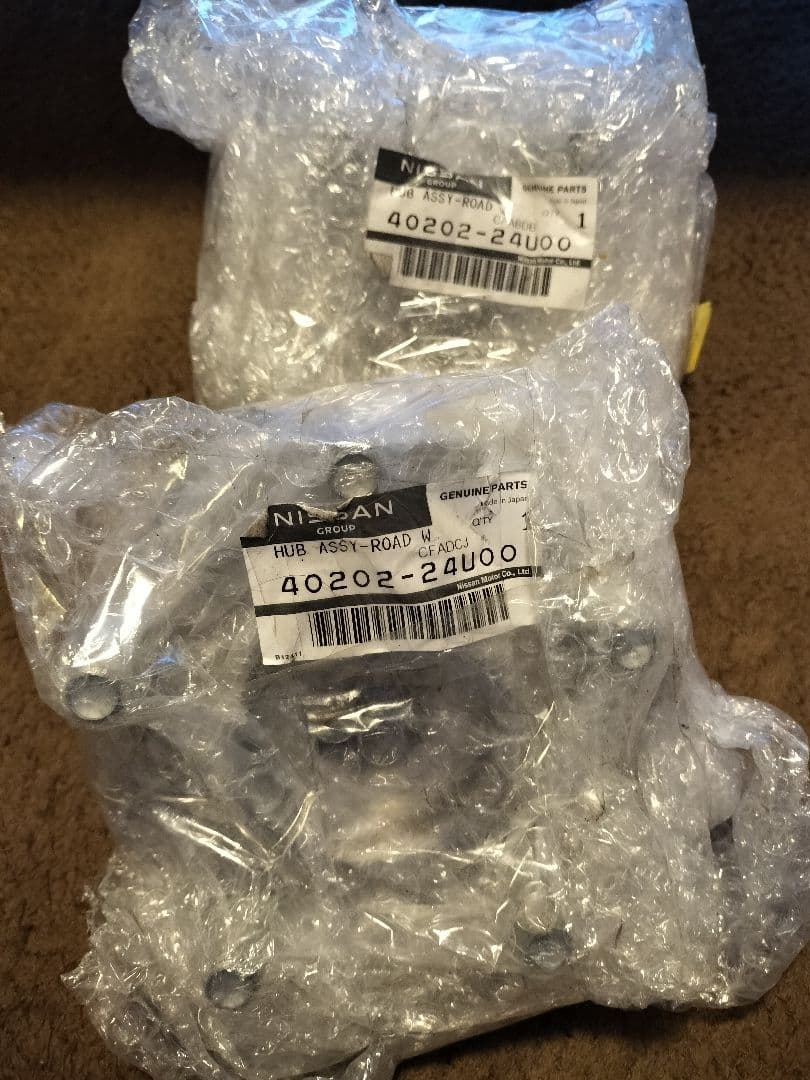 【新品】日産純正 左右フロントハブ R33 R34 BCNR33 BNR34