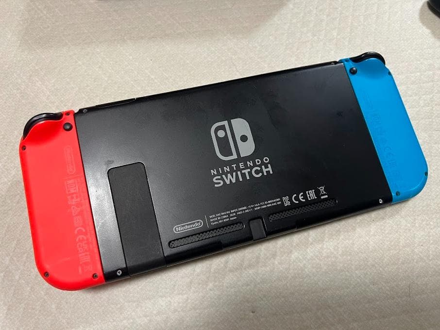 Nintendo Switch 清掃・初期化済み Joy-Conブルー/レッド