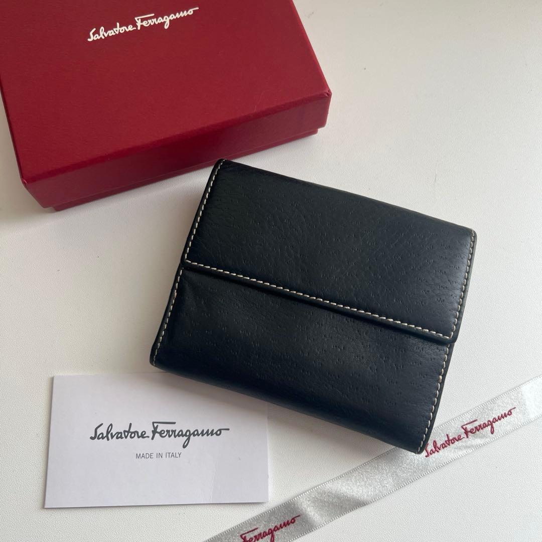 42 極上美品 Ferragamo サルバトーレフェラガモ 2つ折り財布