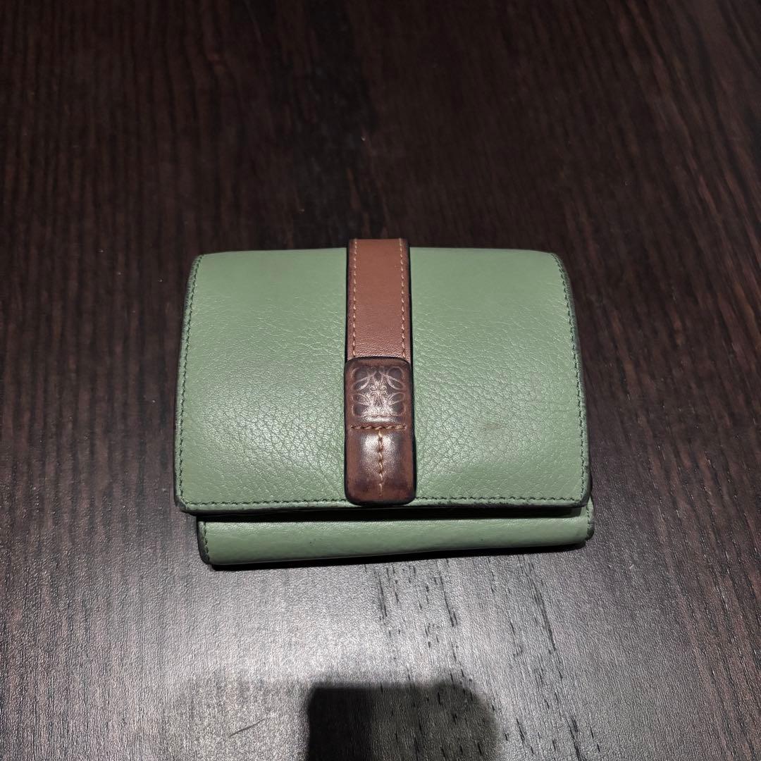LOEWE グリーンレザー 三つ折り財布 LOEWE グリーンレザー 三つ折り