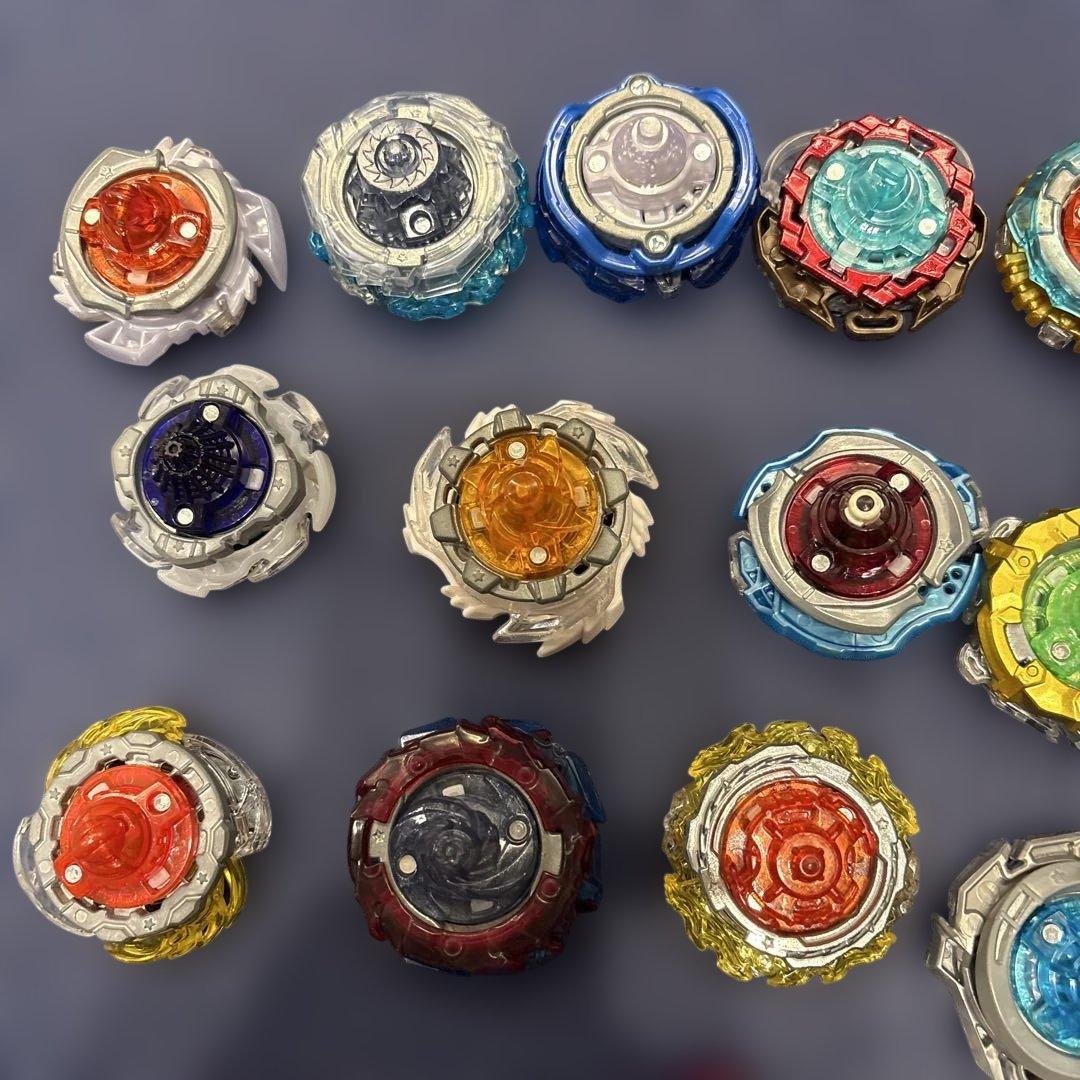 ベイブレードバースト　まとめ売り　本体35個 ケース付き