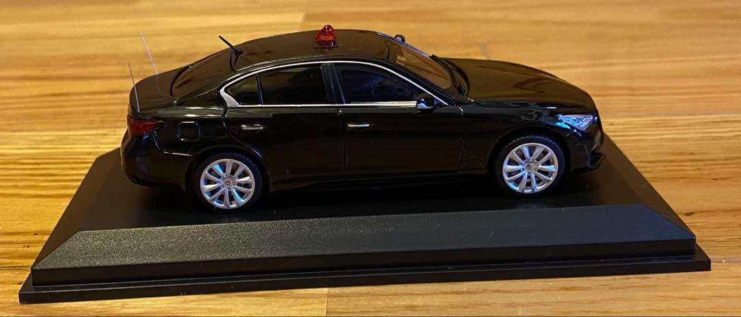 日産　スカイライン　GT (V37) 警察仕様 ミニカー 2024年モデル