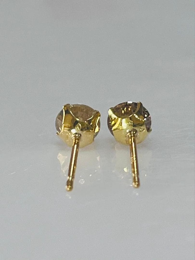 K18 天然ダイヤモンド4本爪ピアス 計0.6ct