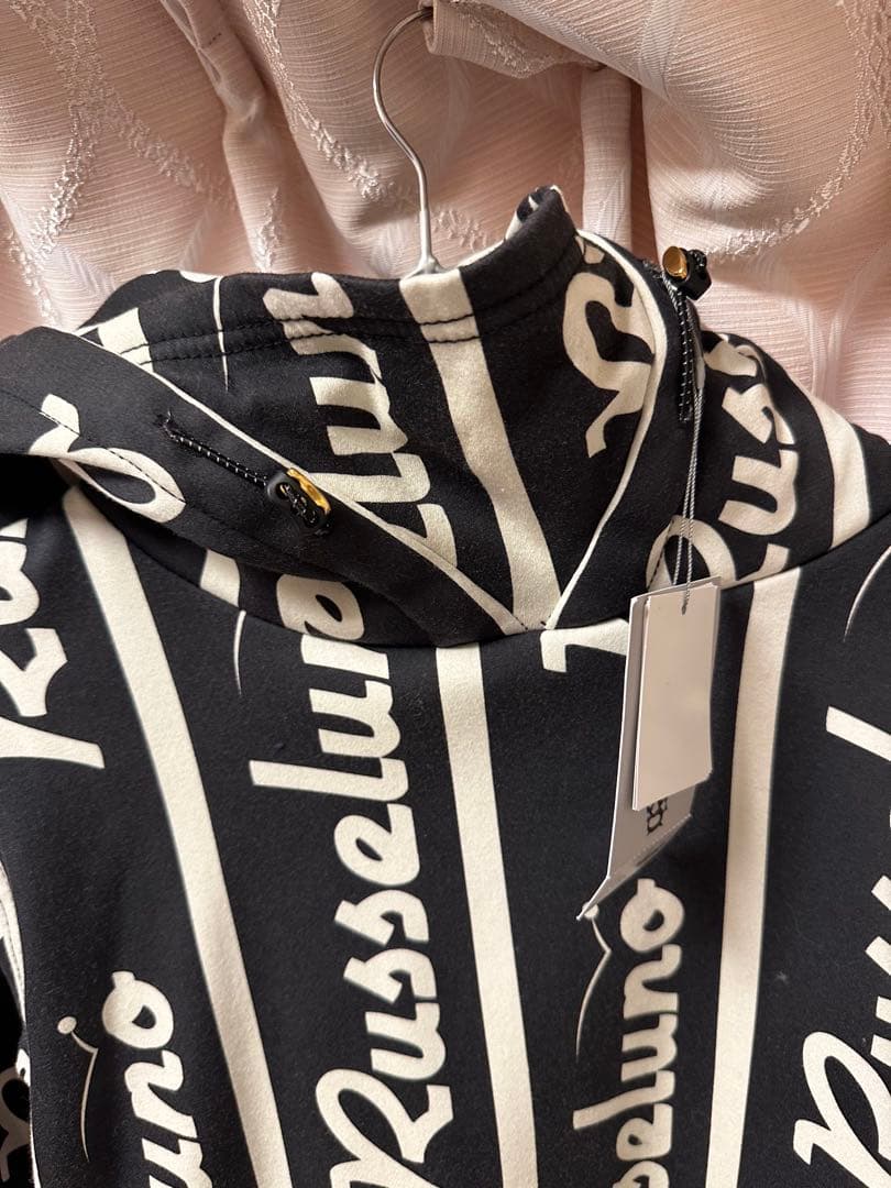 ラッセルノ　ゴルフウェア　フード付きパーカーとスカート　サイズ0