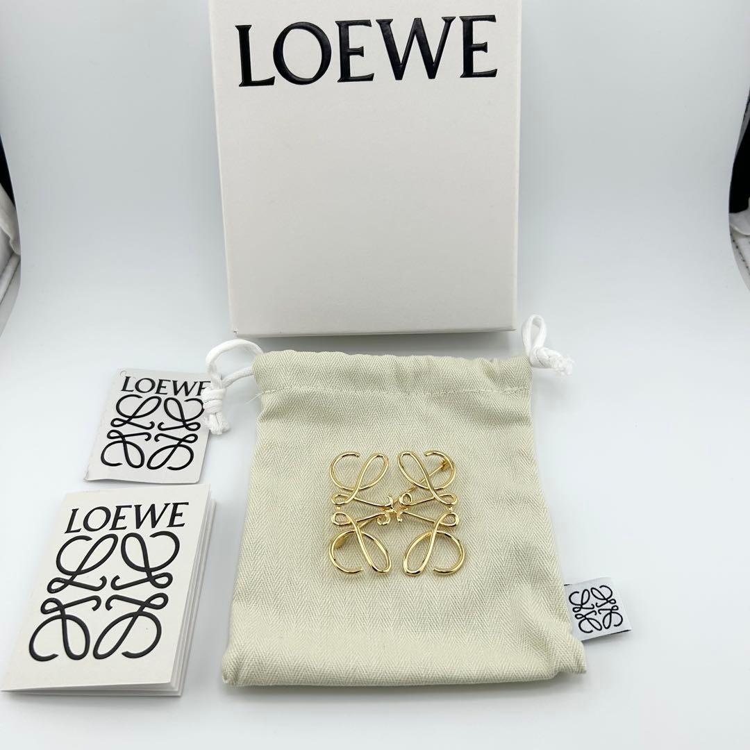 ✨未使用級・箱保存袋付き✨ LOEWE ロエベ ブローチ アナグラム