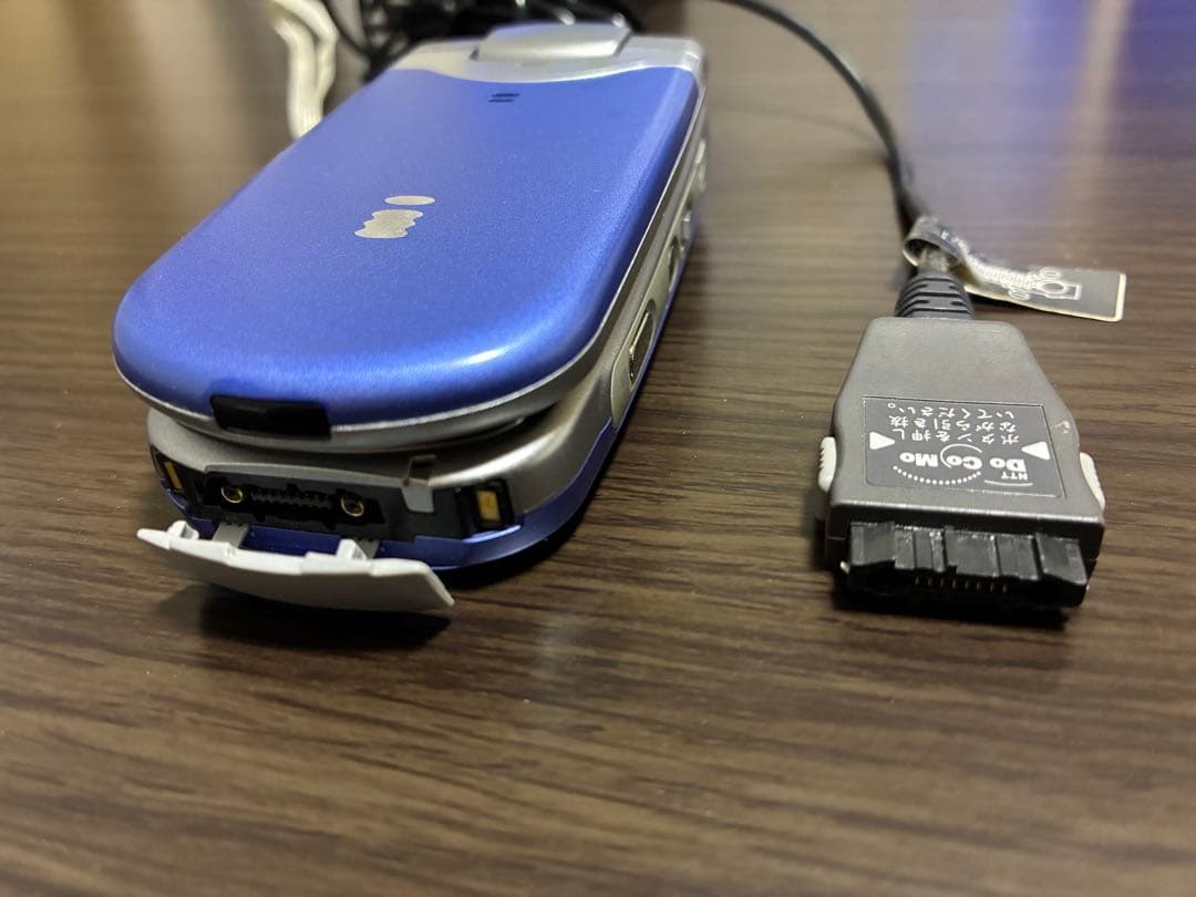 美品・完動品】ドコモ ガラケー mova P506iC 充電ケーブル付き