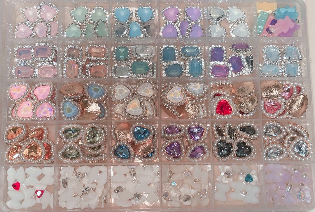 ネイルパーツまとめ売り大量デコパーツキラキラビジューキャラクター