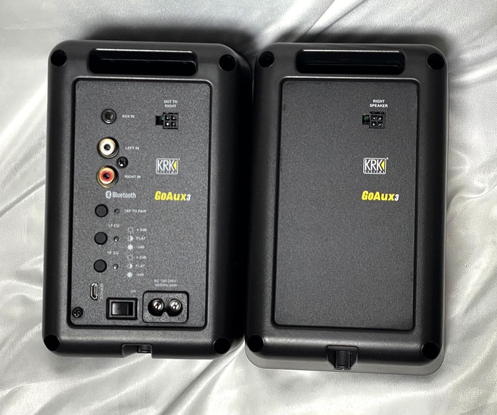 は*じ様 KRK GoAux 3 ポータブル・ニアフィールドモニター (キャリー