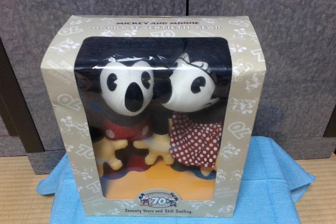 ディズニー、ミッキー＆ミニーぬいぐるみ70周年記念商品
