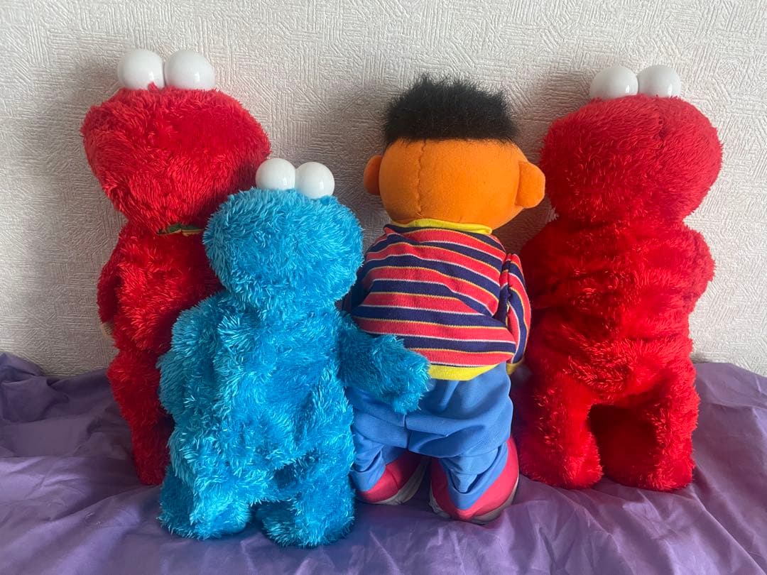 セサミストリートくすぐりエルモクッキーモンスターアーニー男の子動くぬいぐるみ置物