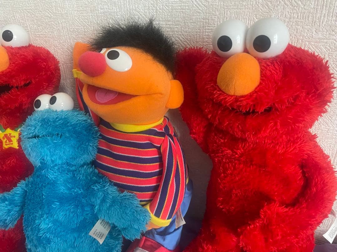 セサミストリートくすぐりエルモクッキーモンスターアーニー男の子動くぬいぐるみ置物