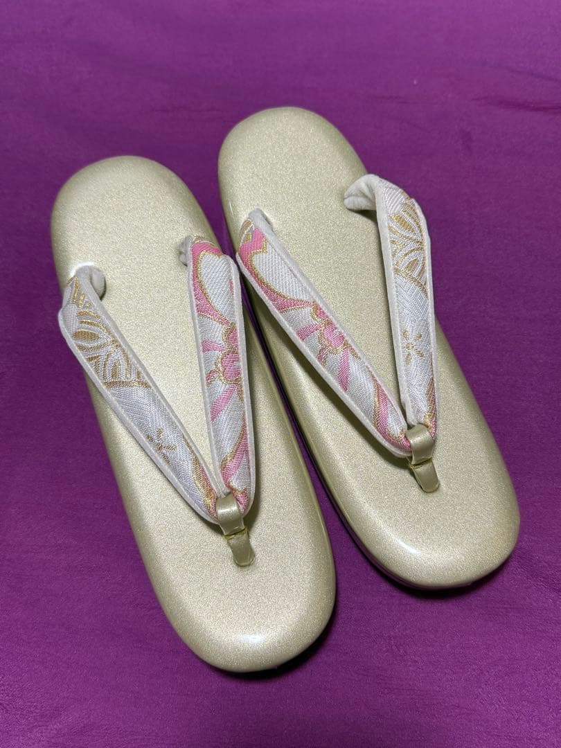 新品未使用品　Freek　和装草履＆バッグ　ゴールド系　花柄　フリーサイズ