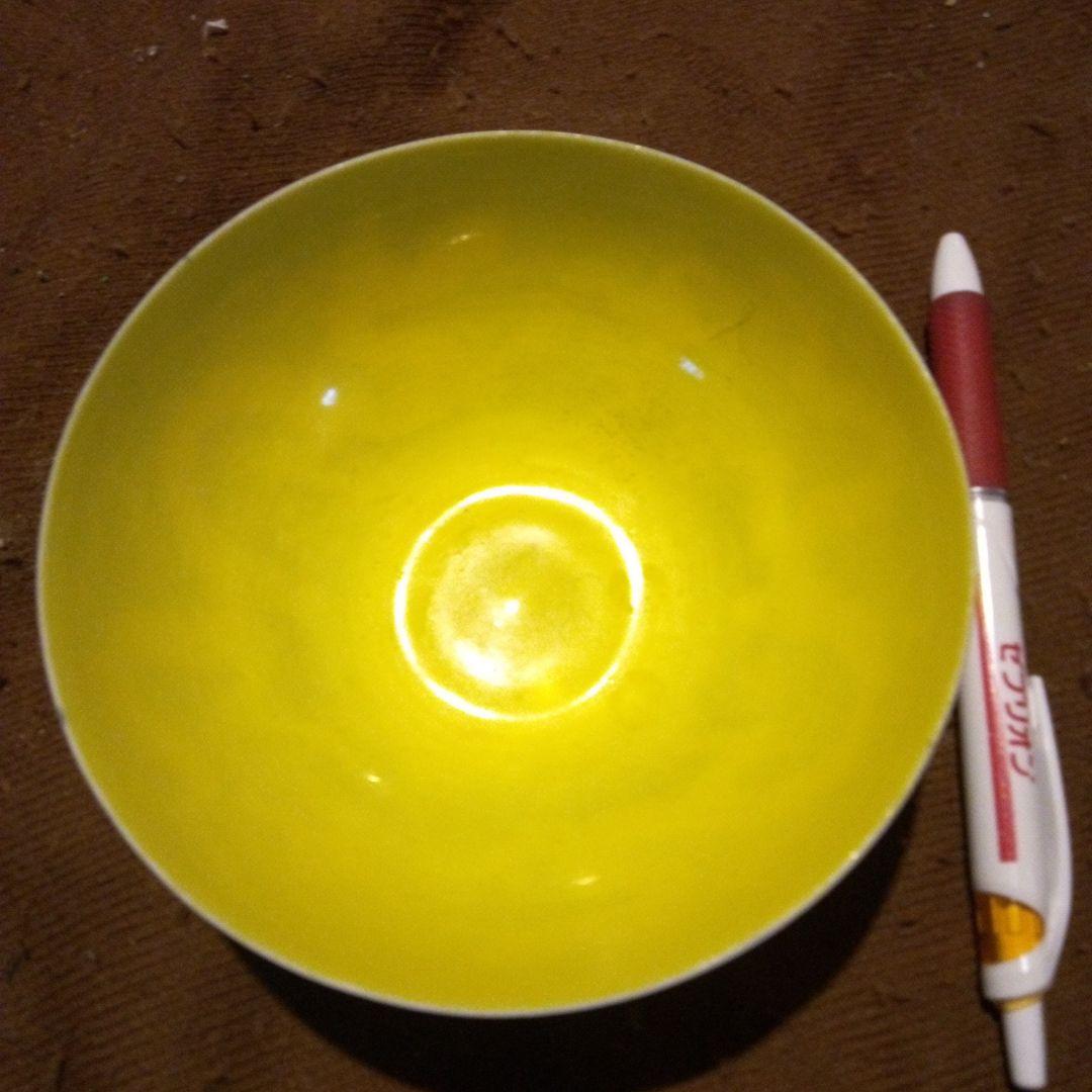 中国陶磁器 明宣徳 青地に黄色の龍模様の陶器ボウル