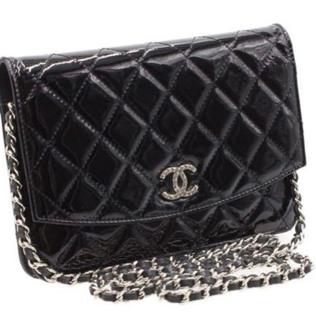 CHANEL シャネル　マトラッセ エナメルパテントレザー チェーン ウォレット