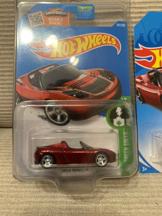 ホットウィール テスラ　ロードスター　スーパートレジャーハント&レギュラー